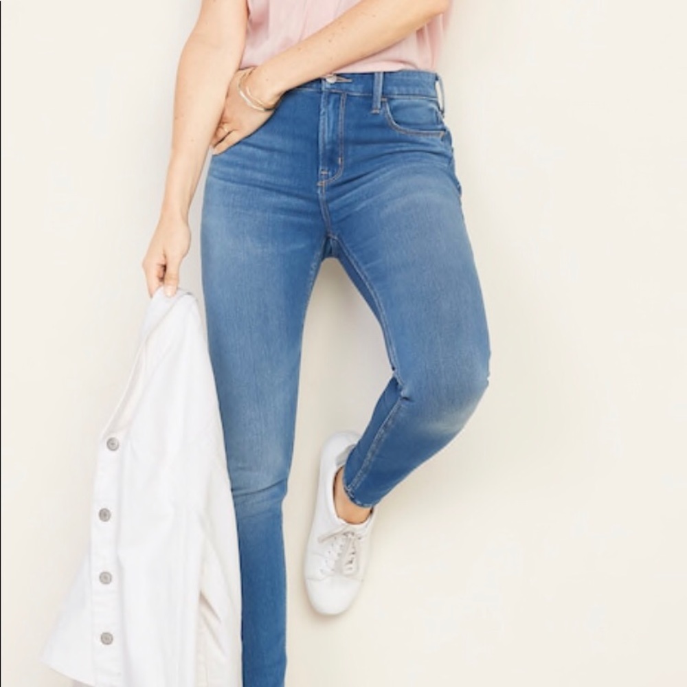 NWT Old Navy Rockstar Super Skinny High Rise Jeans